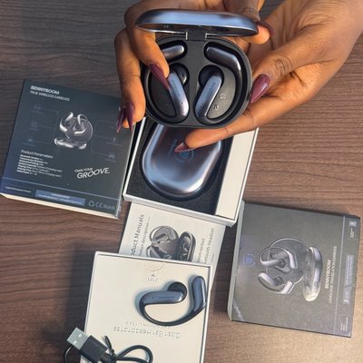 Seamless AI Translation with BennyBoom Smart Earbuds – Travel & Communicate Effortlessly